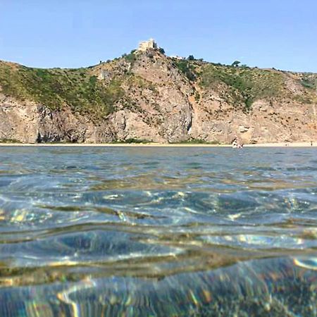 Baia Dei Delfini Aparthotel Фурнари Екстериор снимка