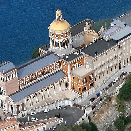 Baia Dei Delfini Aparthotel Фурнари Екстериор снимка