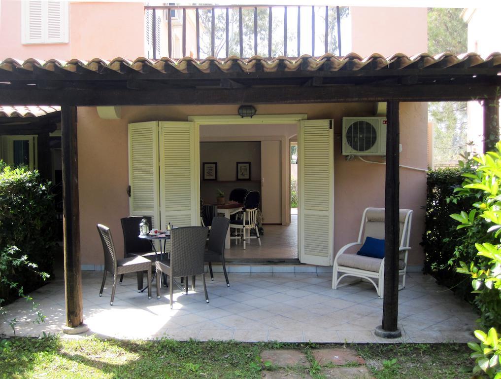 Baia Dei Delfini Aparthotel Фурнари Стая снимка