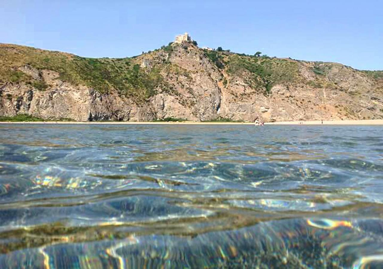 Baia Dei Delfini Aparthotel Фурнари Екстериор снимка