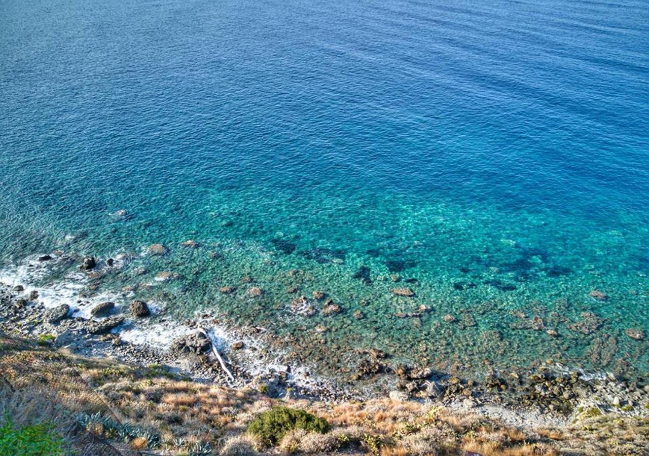 Baia Dei Delfini Aparthotel Фурнари Екстериор снимка